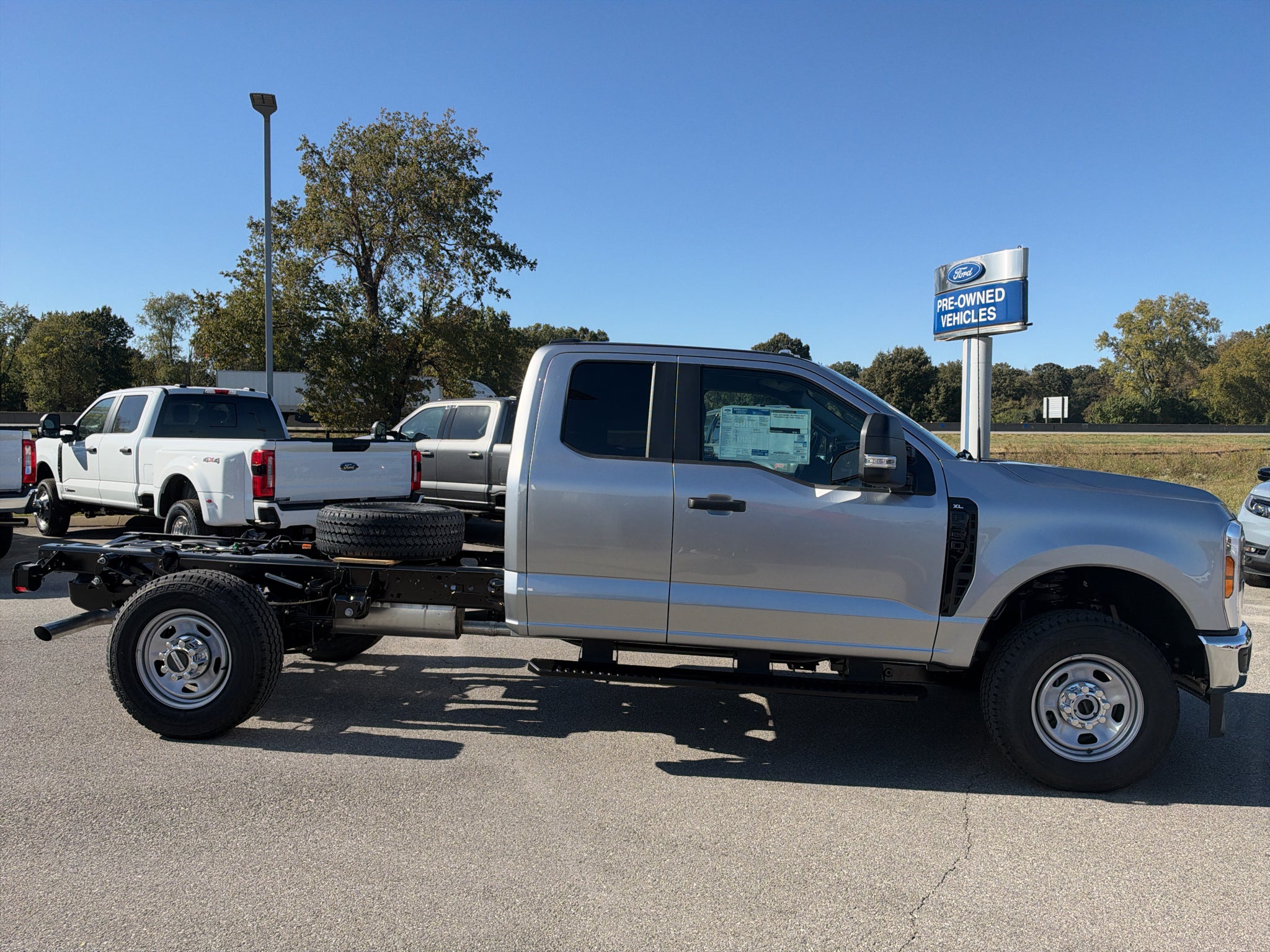2027 Ford Chassis Cab F-350® XL