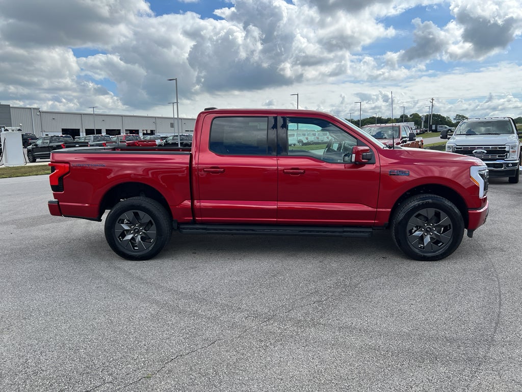 2025 Ford F-150 Lightning Lariat®