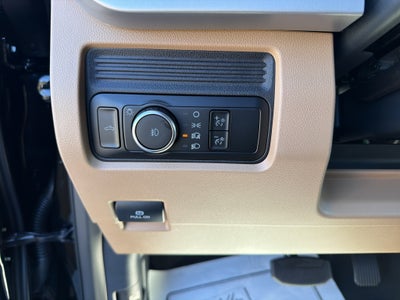 2027 Ford Super Duty F-450® XLT