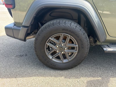 2025 Jeep Wrangler 4-Door Summit 4x4