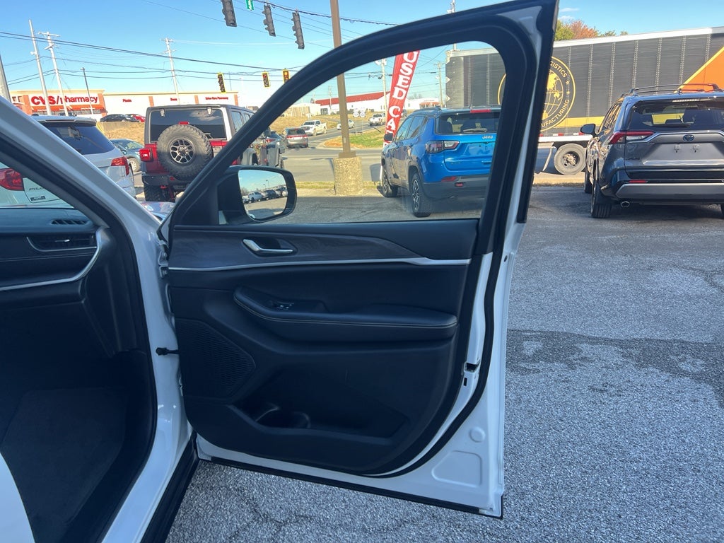 2023 Jeep Grand Cherokee Limited 4x2