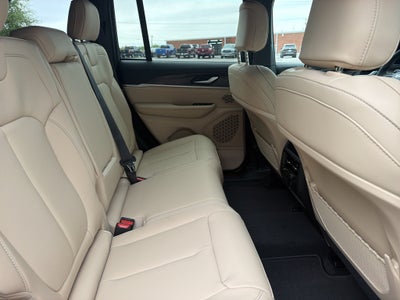 2027 Jeep Grand Cherokee GRAND CHEROKEE LIMITED 4X4