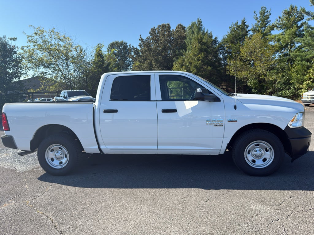2024 RAM 1500 Classic Tradesman Crew Cab 4x4 5'7' Box