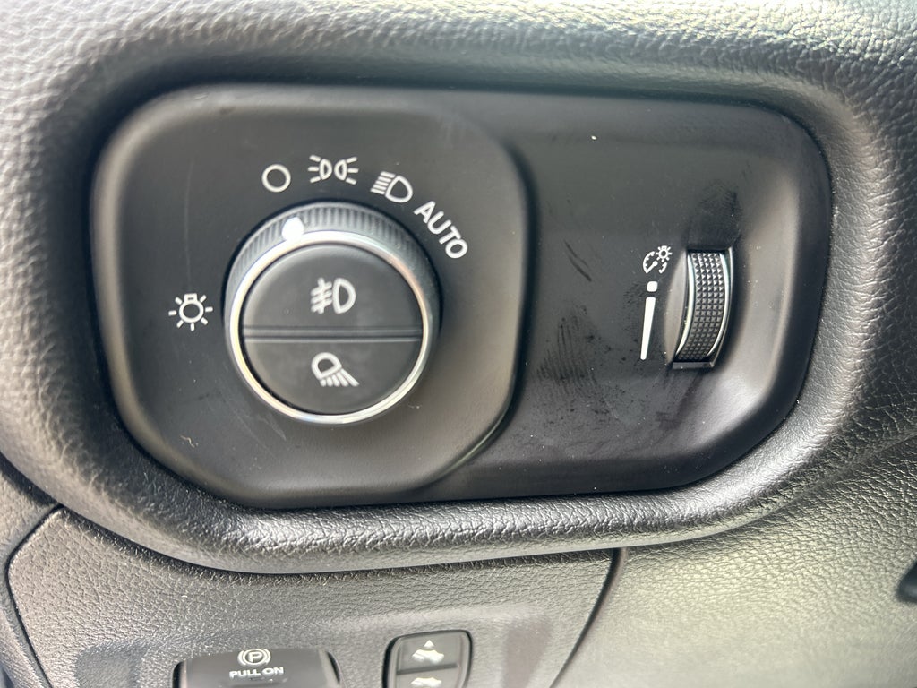 2025 RAM 1500 Big Horn Crew Cab 4x4 6'4' Box