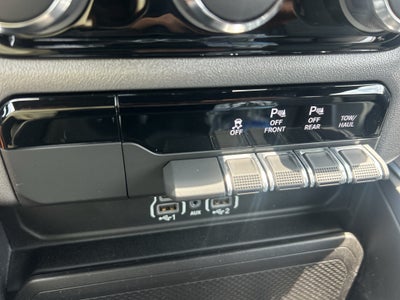 2025 RAM 1500 Big Horn Crew Cab 4x4 6'4' Box