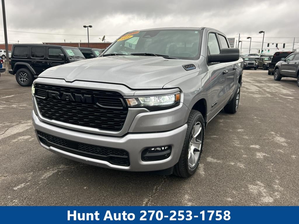2025 RAM 1500 Tradesman Crew Cab 4x4 5'7' Box