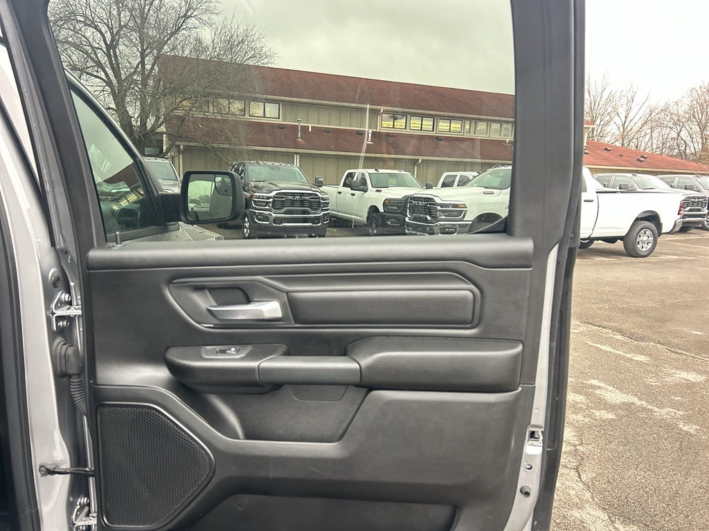 2025 RAM 1500 Tradesman Crew Cab 4x4 5'7' Box