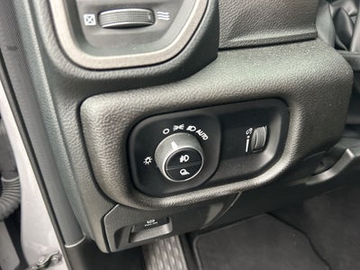 2025 RAM 1500 Tradesman Crew Cab 4x4 5'7' Box