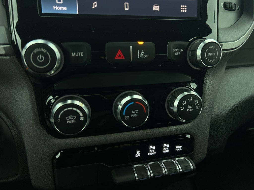 2025 RAM 1500 Tradesman Crew Cab 4x4 5'7' Box