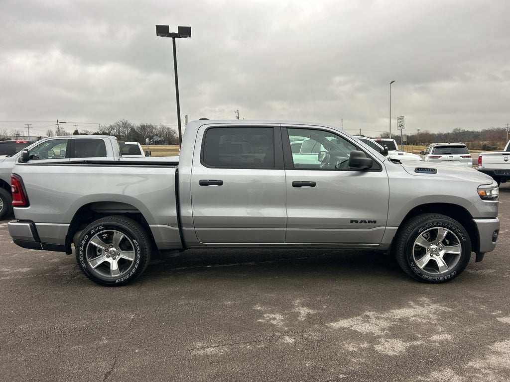 2025 RAM 1500 Tradesman Crew Cab 4x4 5'7' Box