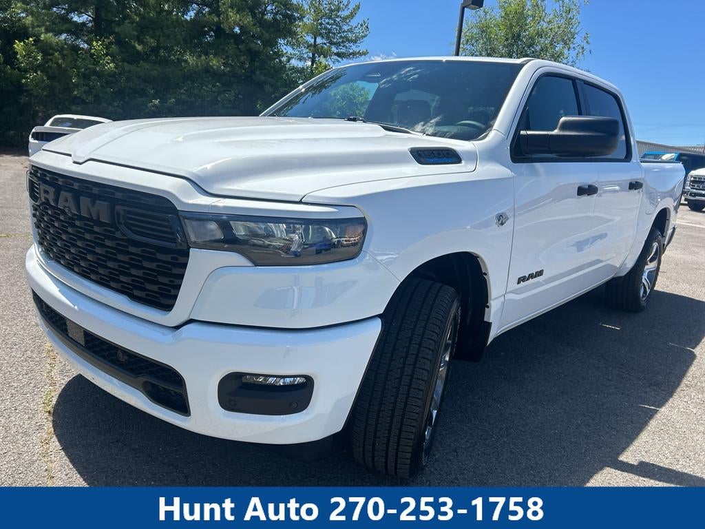 2026 RAM Ram 1500 RAM 1500 EXPRESS CREW CAB 4X4 5'7' BOX