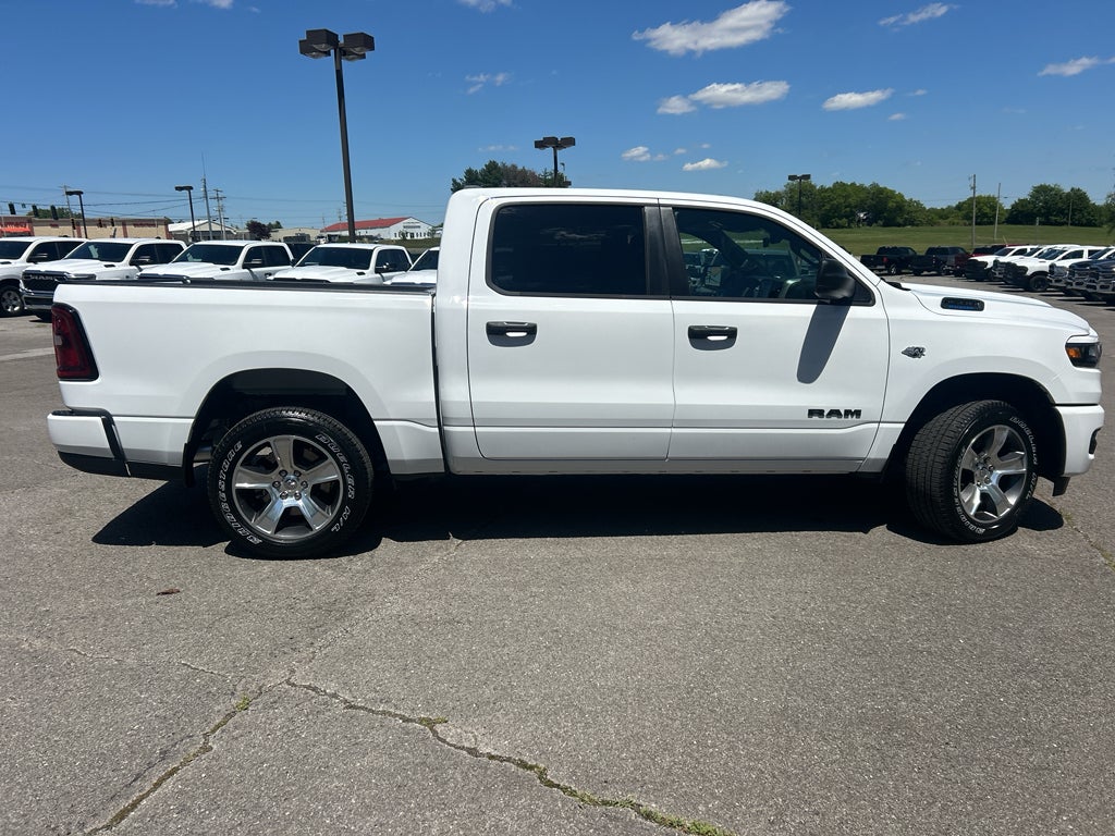 2026 RAM Ram 1500 RAM 1500 EXPRESS CREW CAB 4X4 5'7' BOX