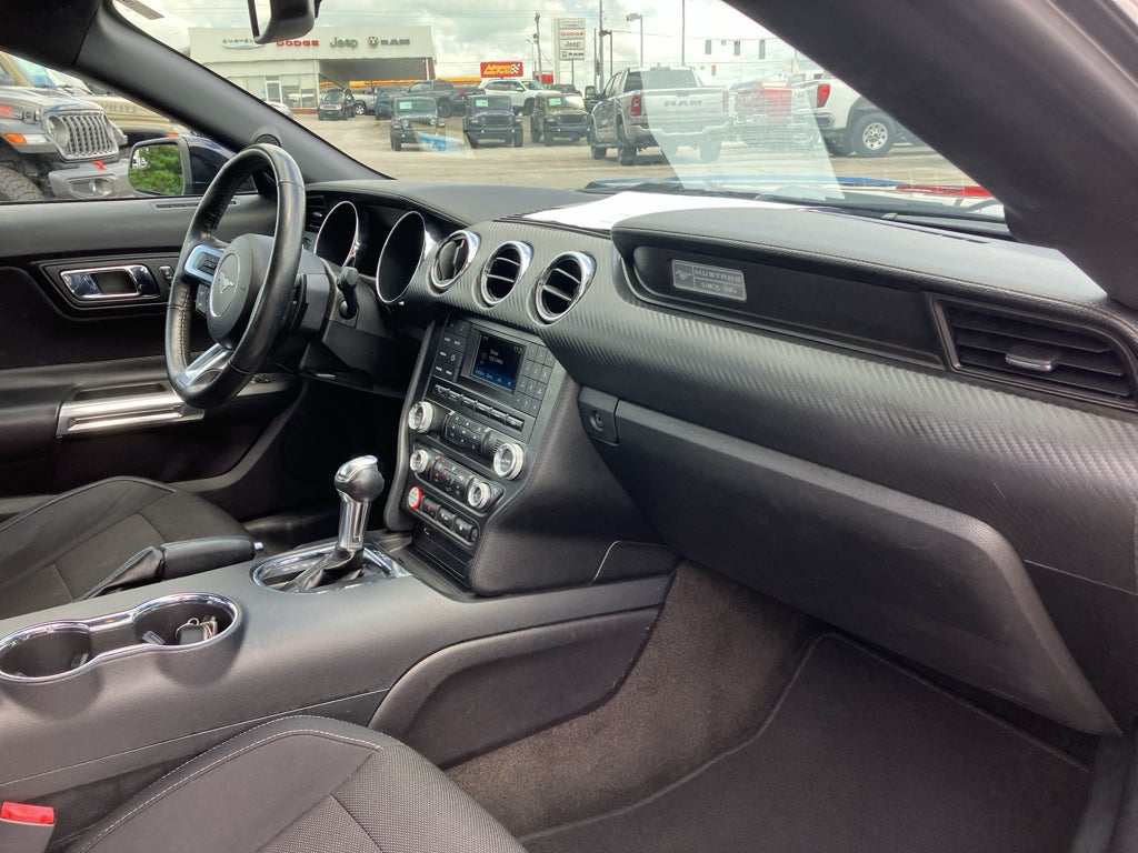 2016 Ford Mustang V6