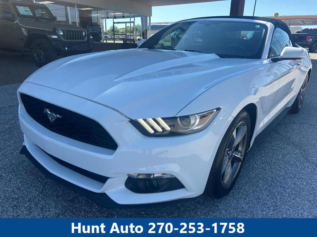 2016 Ford Mustang V6 Convertible's photo