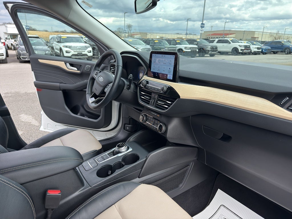 2022 Ford Escape Titanium