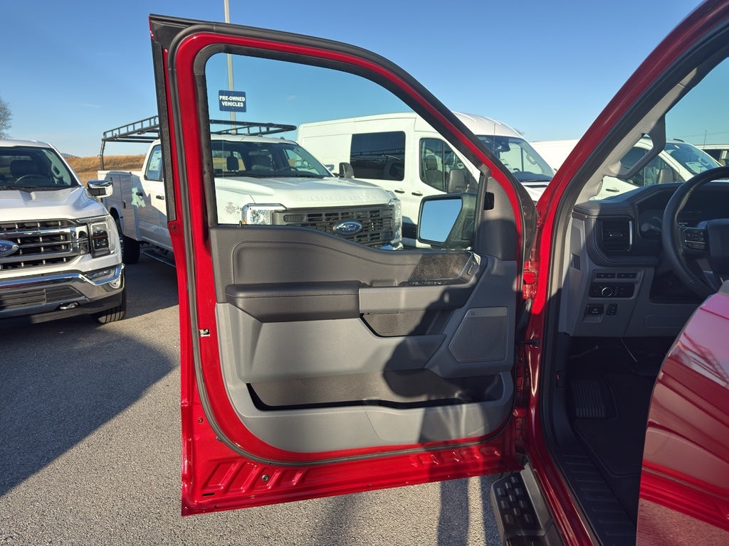 2024 Ford F-150 Lightning Flash