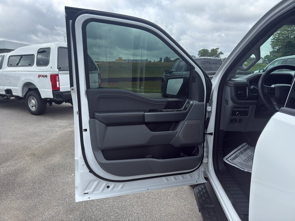 2024 Ford F-150 Lightning Flash