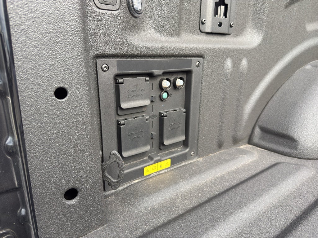 2024 Ford F-150 Lightning Platinum