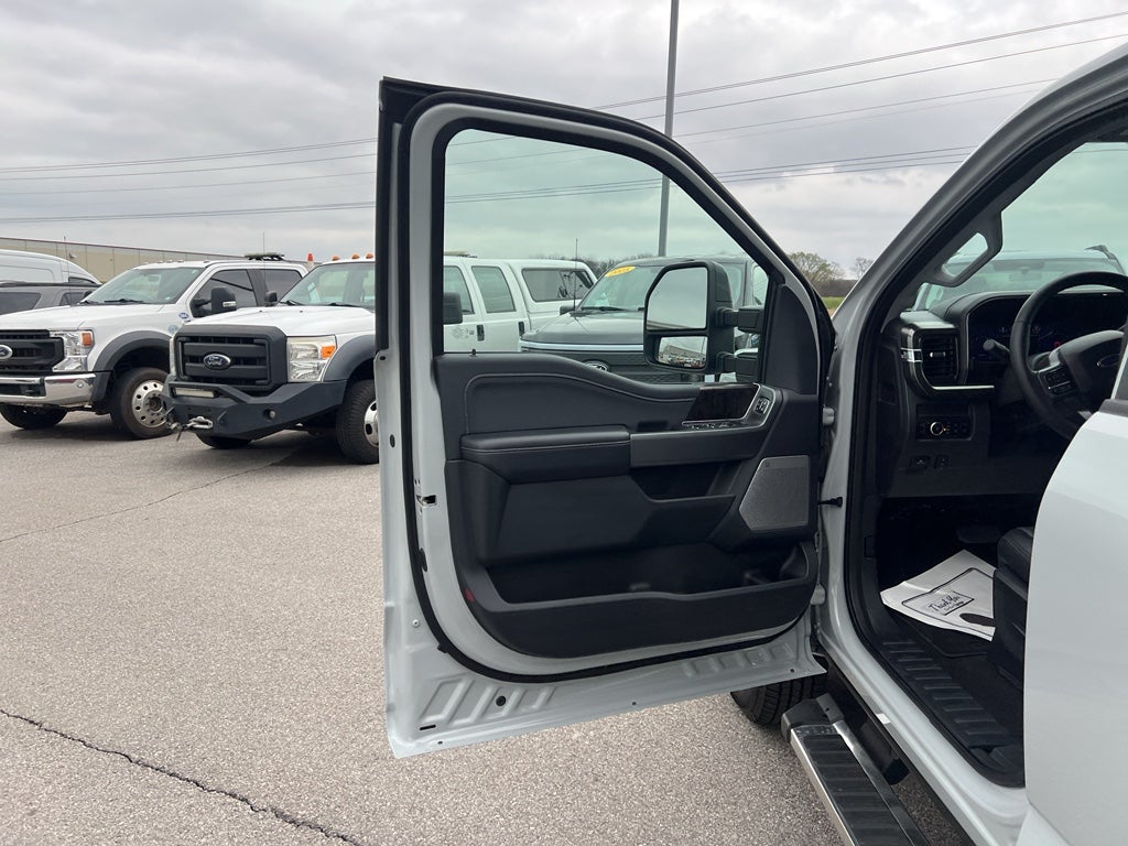 2025 Ford F-350 LARIAT