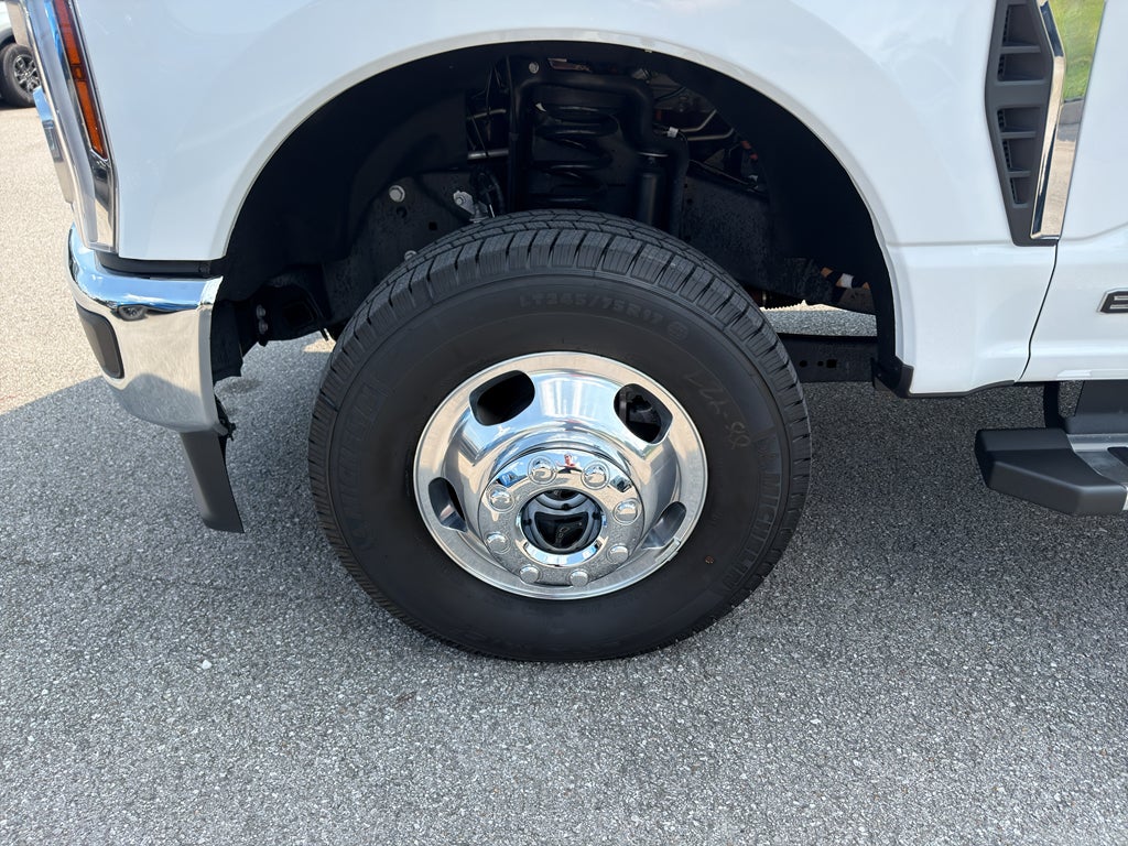 2025 Ford F-350 LARIAT