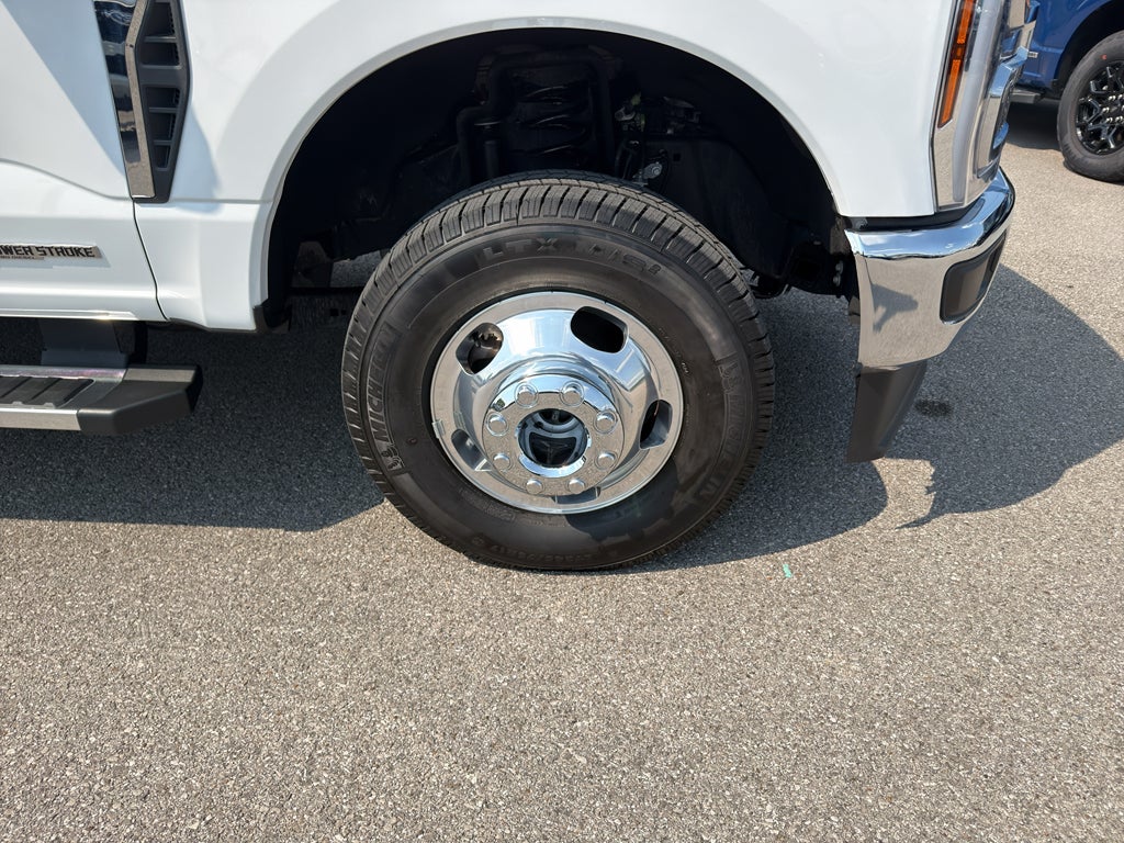 2025 Ford F-350 LARIAT