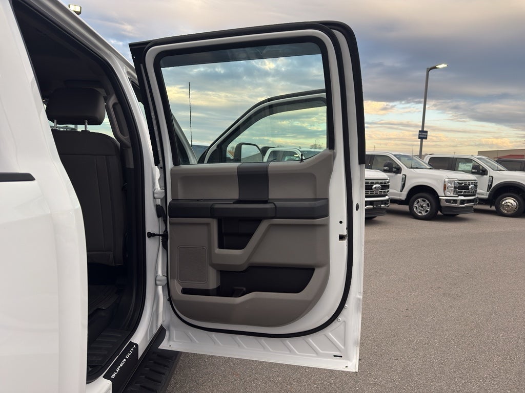 2022 Ford Super Duty F-450 DRW XL