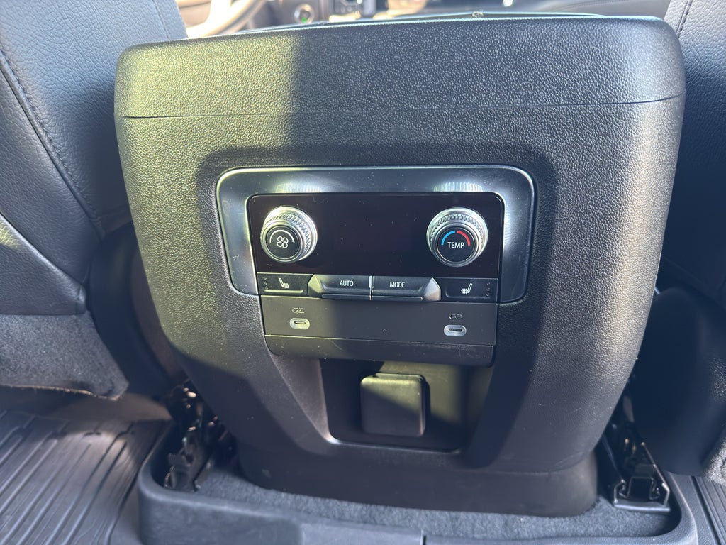 2023 GMC Yukon 4WD Denali