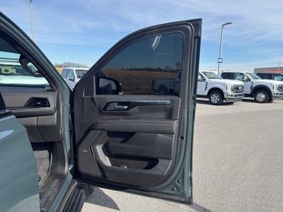 2025 Chevrolet Tahoe 4WD RST