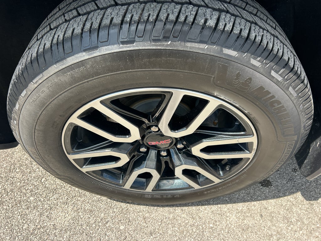 2023 GMC Sierra AT4