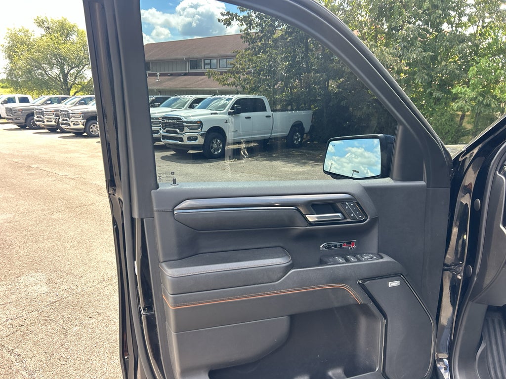 2023 GMC Sierra AT4