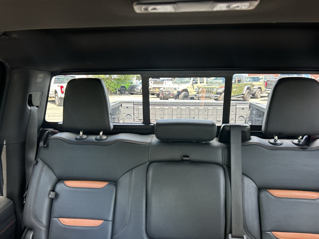 2023 GMC Sierra AT4