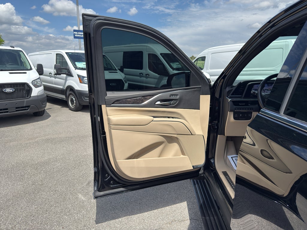 2022 Cadillac Escalade ESV Premium Luxury