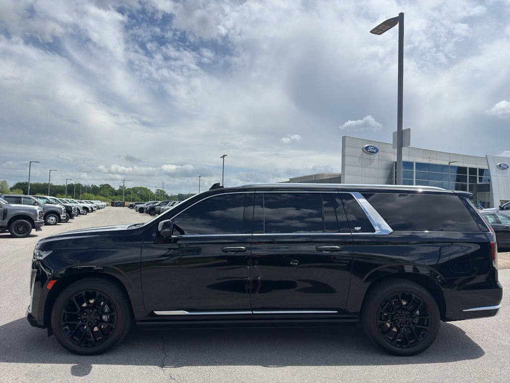 2022 Cadillac Escalade ESV Premium Luxury