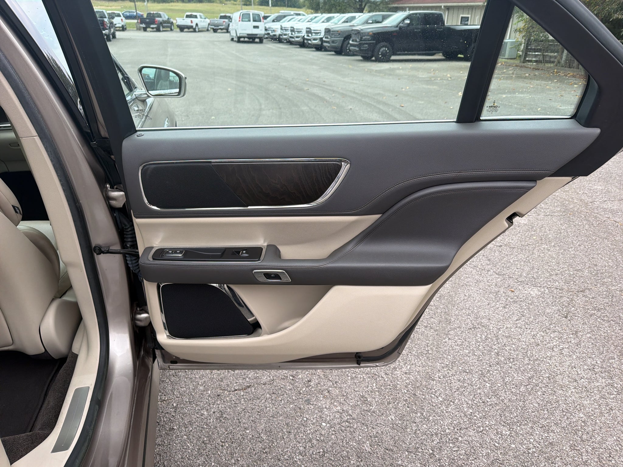 2018 Lincoln Continental Select