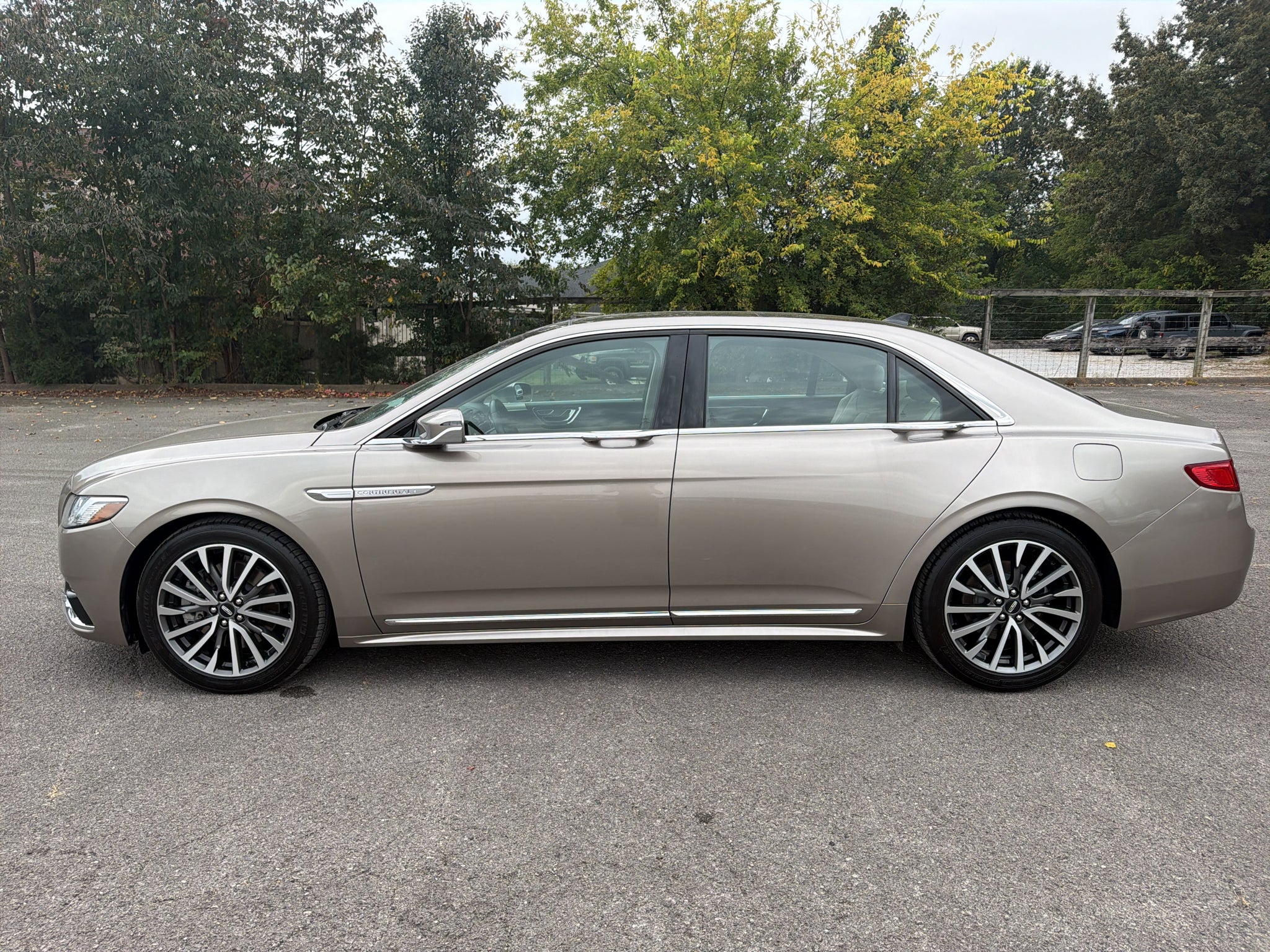 2018 Lincoln Continental Select