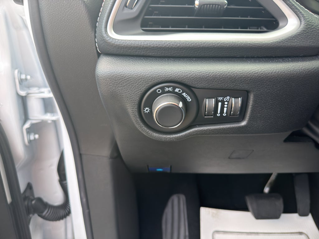 2027 Chrysler Pacifica PACIFICA SELECT
