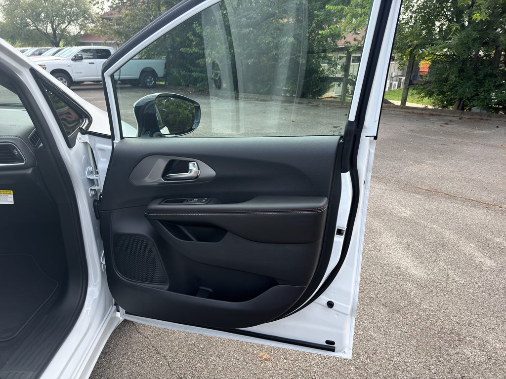 2027 Chrysler Pacifica PACIFICA SELECT