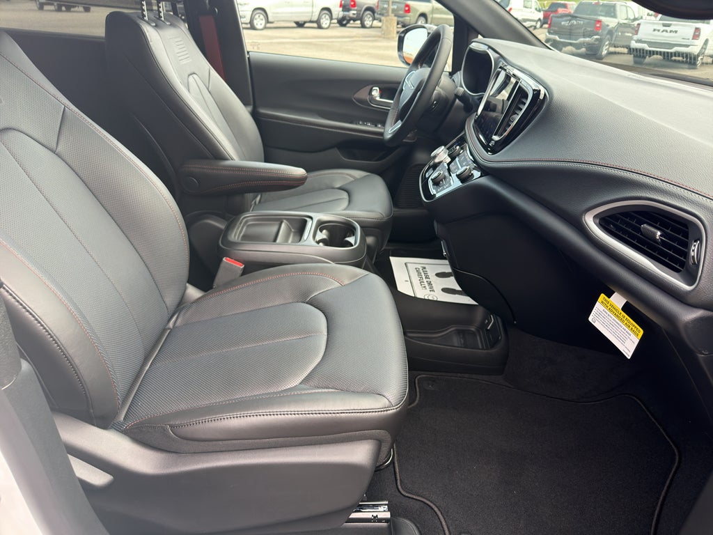 2027 Chrysler Pacifica PACIFICA SELECT