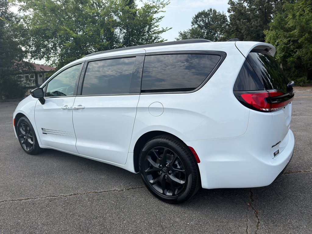 2027 Chrysler Pacifica PACIFICA SELECT