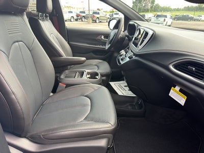 2027 Chrysler Pacifica PACIFICA SELECT