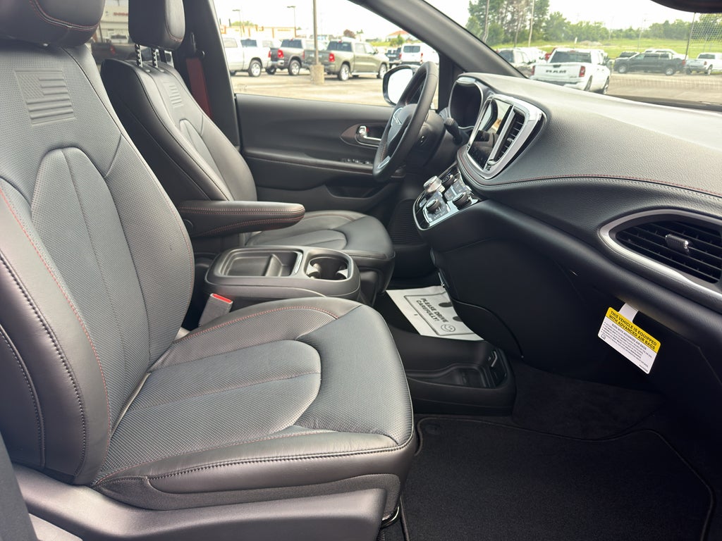 2027 Chrysler Pacifica PACIFICA SELECT
