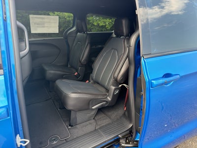 2027 Chrysler Pacifica PACIFICA SELECT