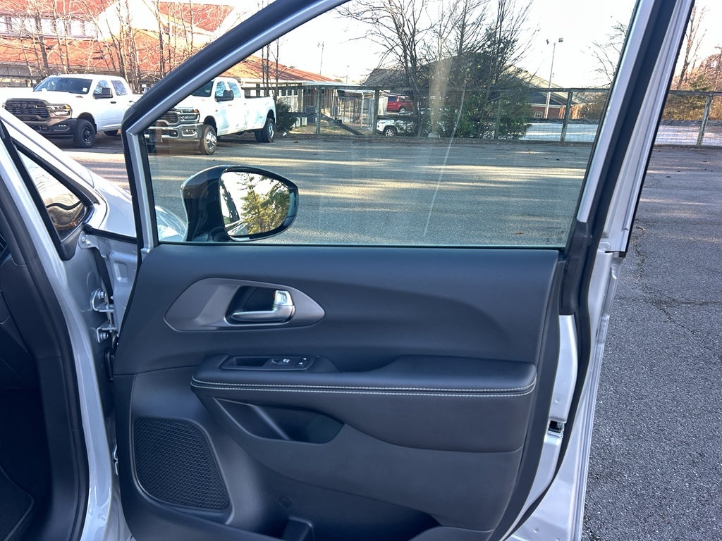 2026 Chrysler Voyager VOYAGER LX