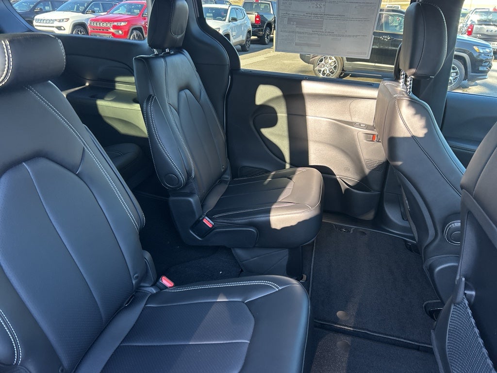 2026 Chrysler Voyager VOYAGER LX