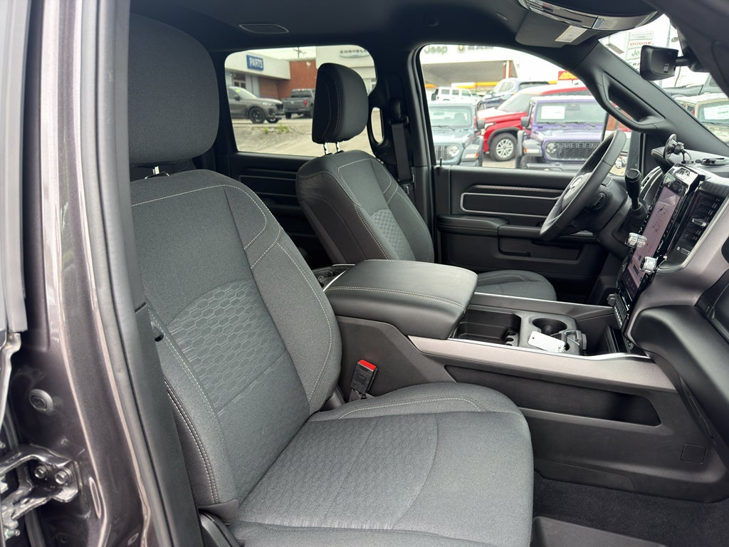 2025 RAM 2500 Big Horn Crew Cab 4x4 6'4' Box