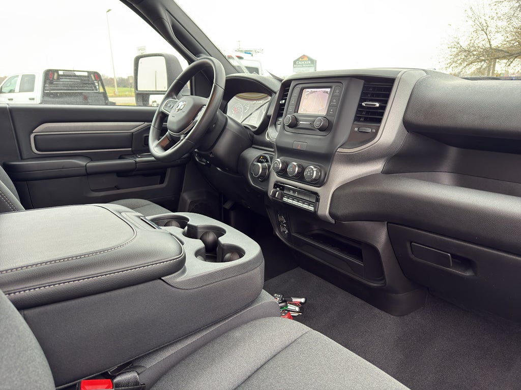 2024 RAM 2500 Tradesman Regular Cab 4x2 8' Box