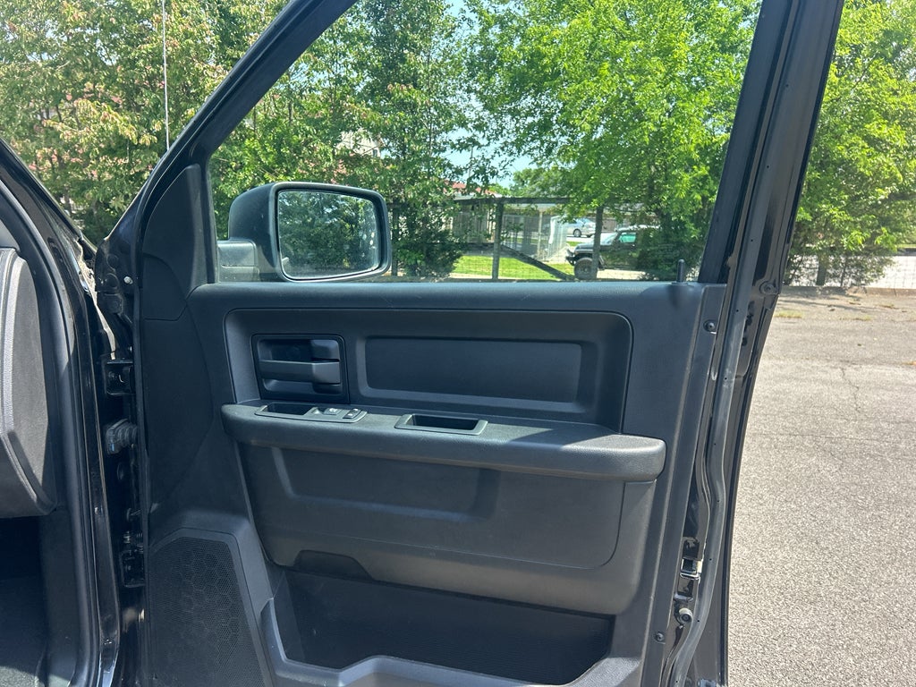 2018 RAM 2500 Tradesman Crew Cab 4x4 6'4' Box