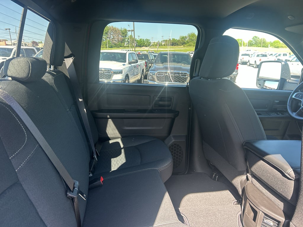 2026 RAM Ram 2500 RAM 2500 BLACK EXPRESS CREW CAB 4X4 6'4' BOX