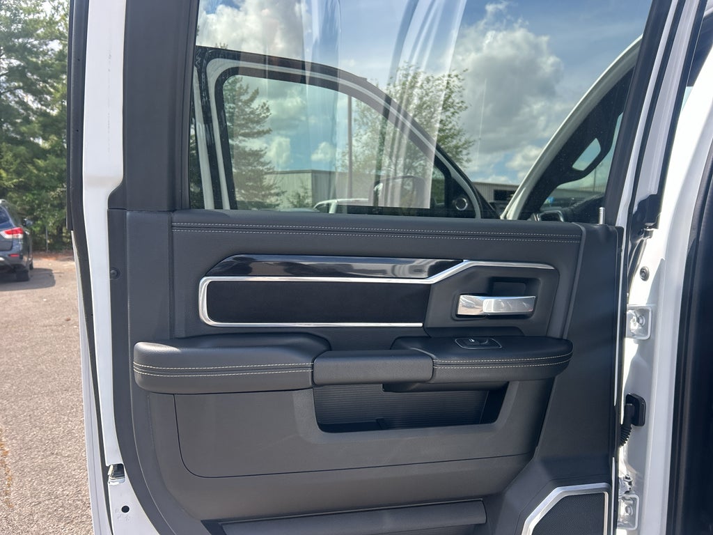 2022 RAM 2500 Laramie Crew Cab 4x4 6'4' Box