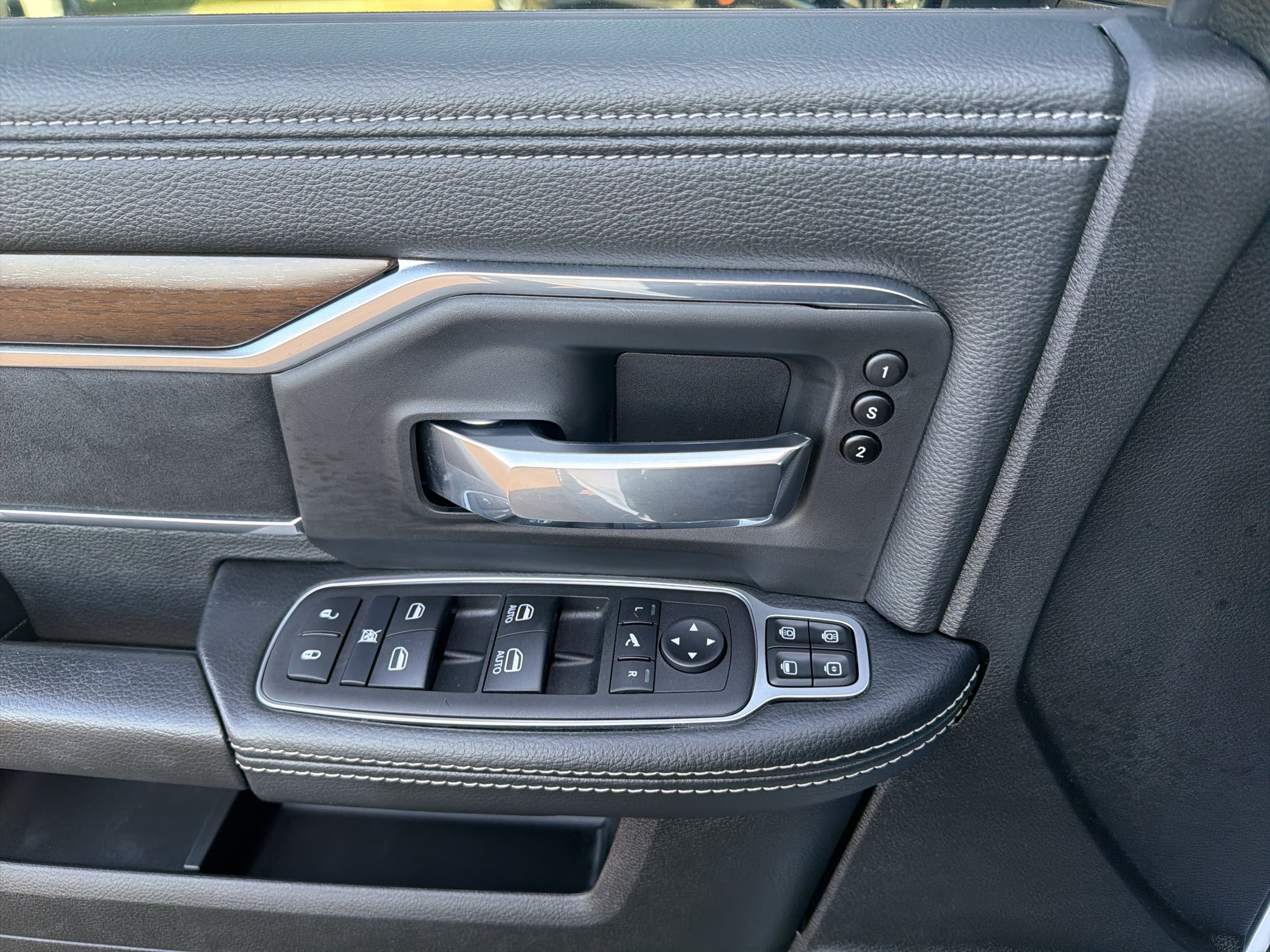 2024 RAM 2500 Laramie Crew Cab 4x4 6'4' Box